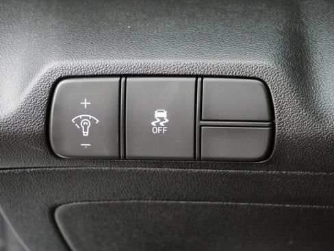 Certified 2025 Hyundai Elantra Sport image 21