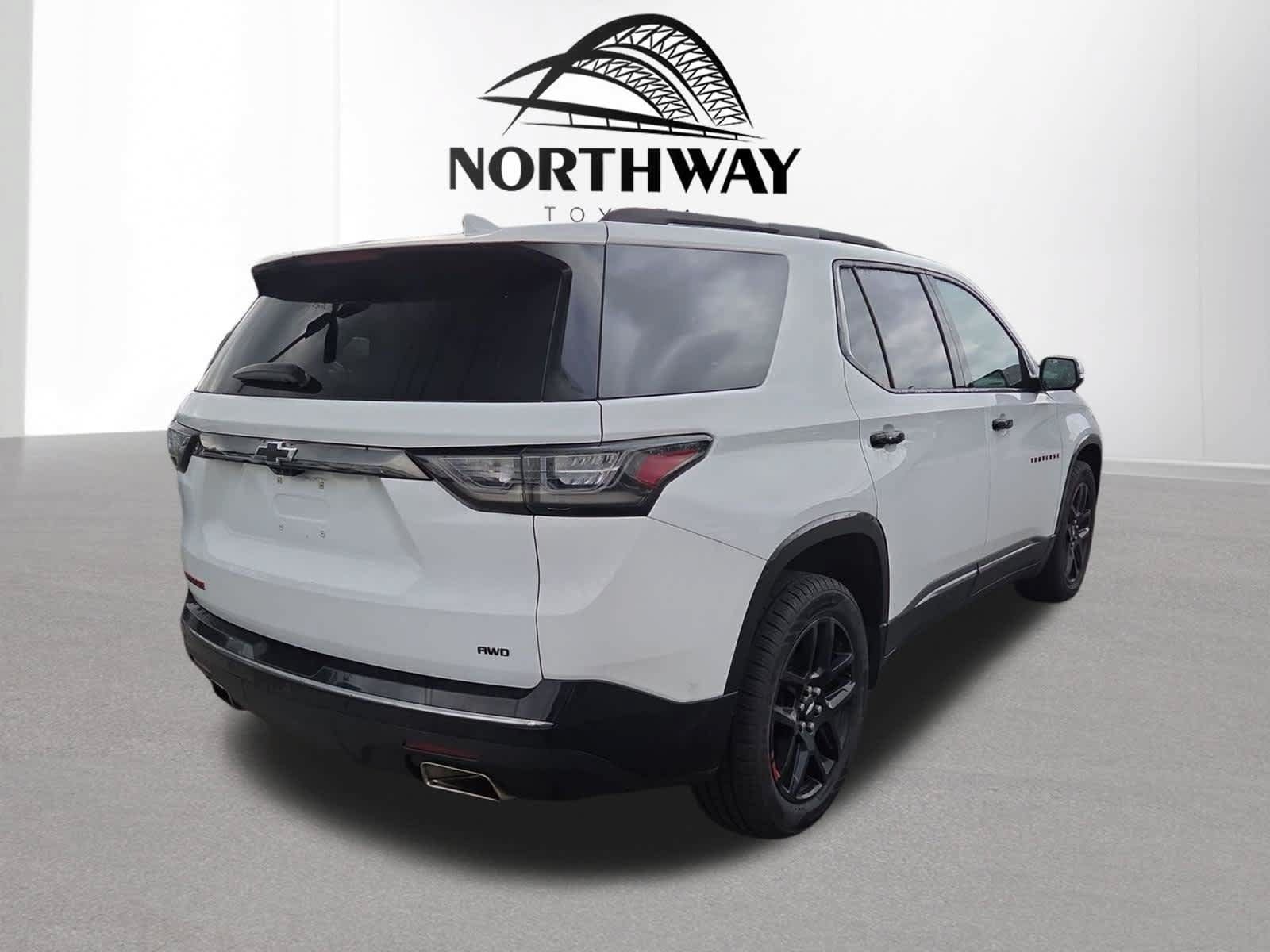 Used 2020 Chevrolet Traverse Premier w/ Redline Edition AWD/4WD image 3