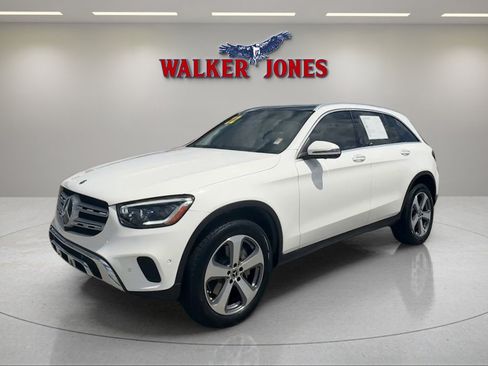 Used 2022 Mercedes-Benz GLC 300 4MATIC image 3