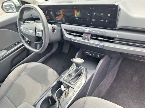 Used 2025 Kia K4 FWD image 25