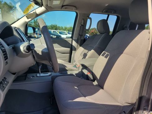 Used 2021 Nissan Frontier SV w/ Midnight Edition Floor Mats AWD/4WD image 18