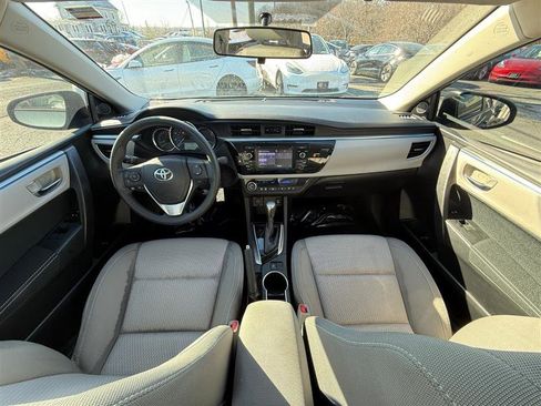 Used 2015 Toyota Corolla LE image 11