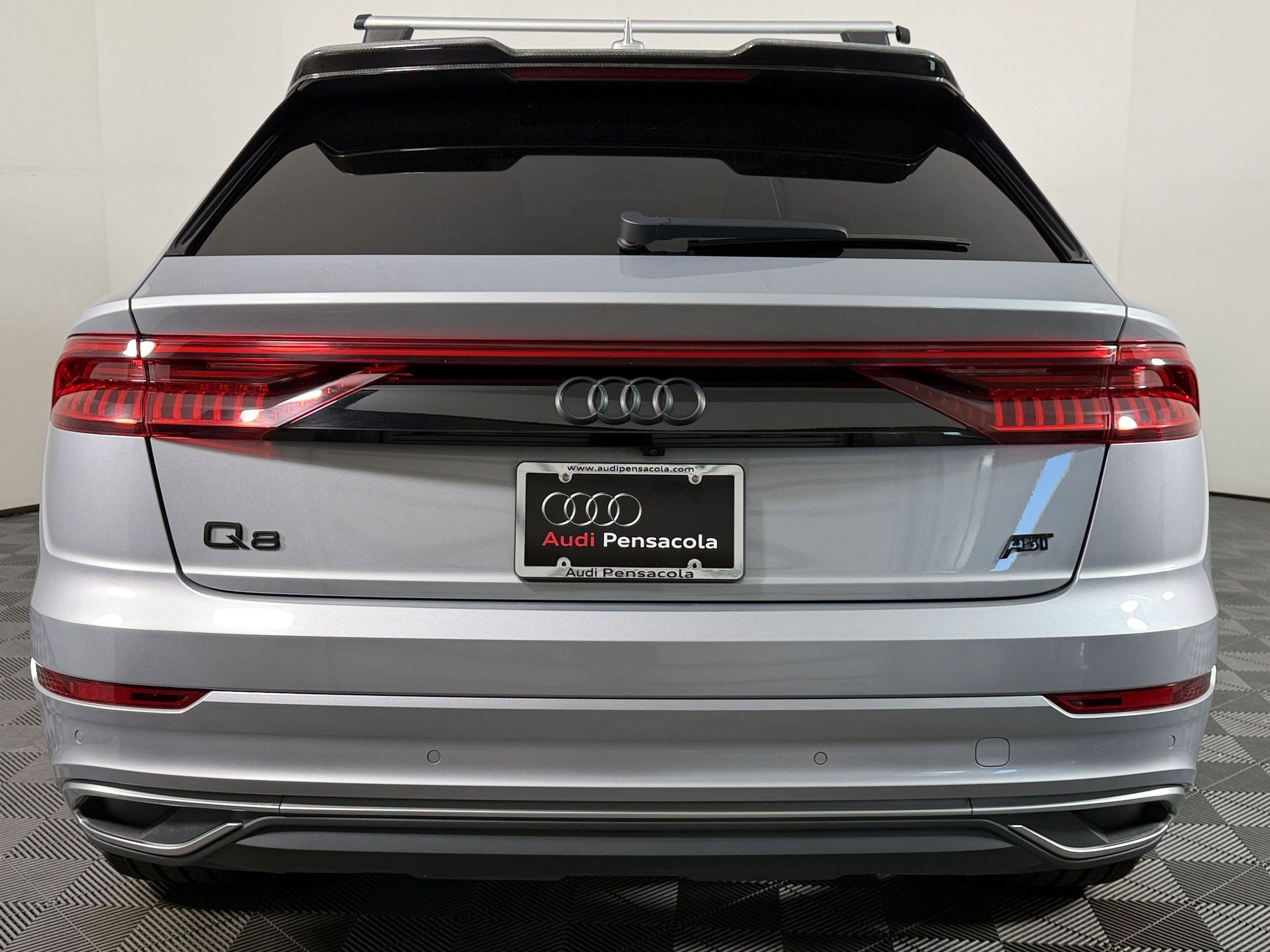 Used 2020 Audi Q8 Prestige w/ Prestige Package AWD/4WD image 8