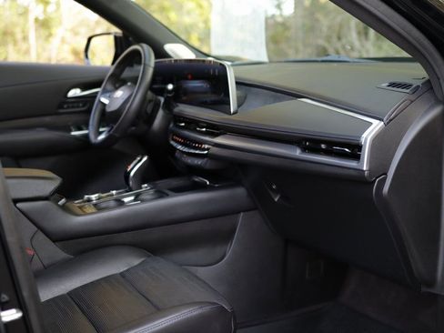 Certified 2024 Cadillac XT4 Sport image 35