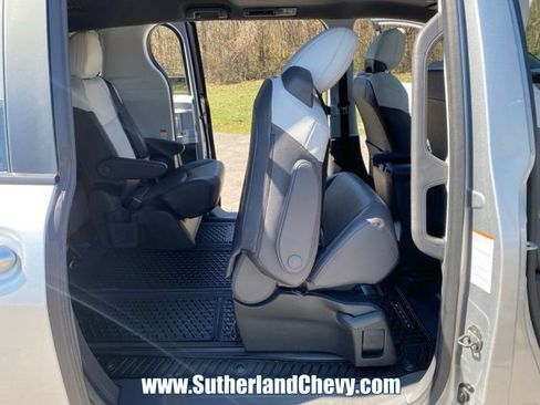 Used 2024 Toyota Sienna XSE FWD image 35