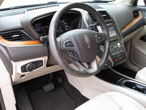 Used 2017 Lincoln MKC Select w/ Select Plus Package image 7