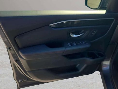 Used 2025 Honda Pilot Black Edition image 17