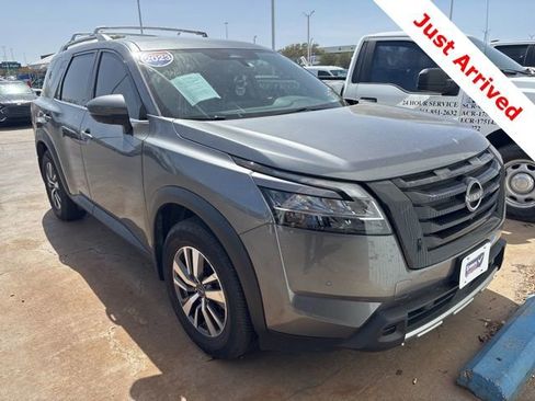 Used 2023 Nissan Pathfinder SL w/ Black Appearance Package image 3