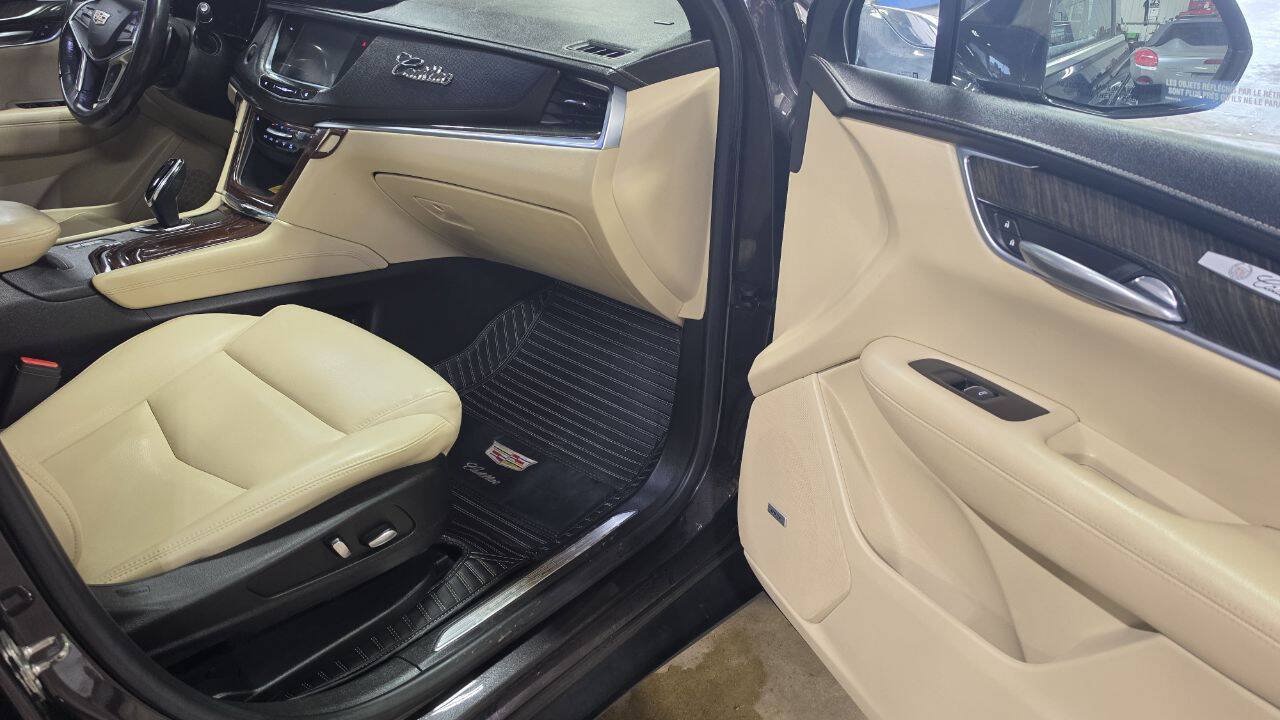 Used 2018 Cadillac XT5 AWD image 12