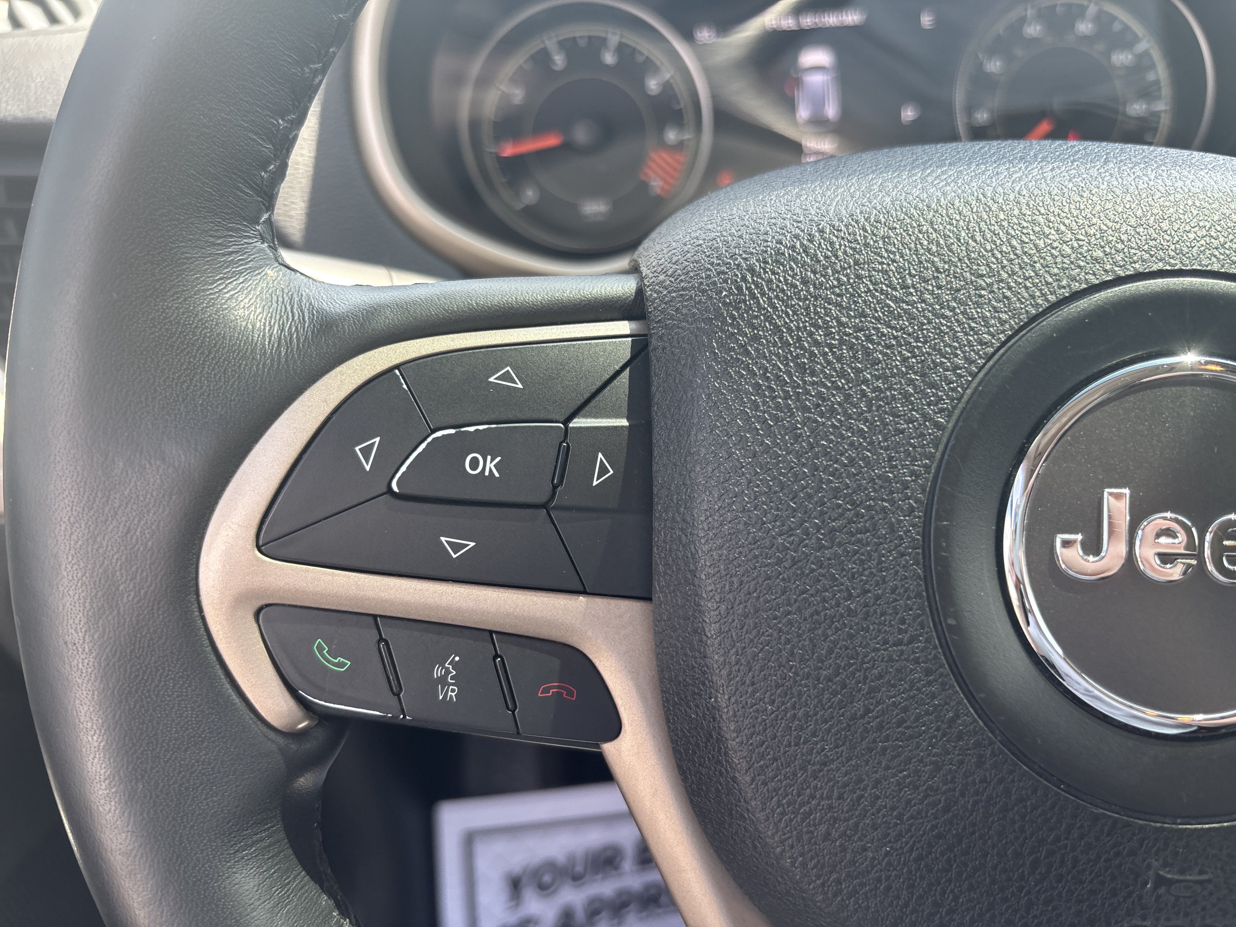 Used 2015 Jeep Cherokee Limited FWD image 17
