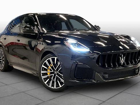 Used 2023 Maserati Grecale Trofeo AWD/4WD image 3