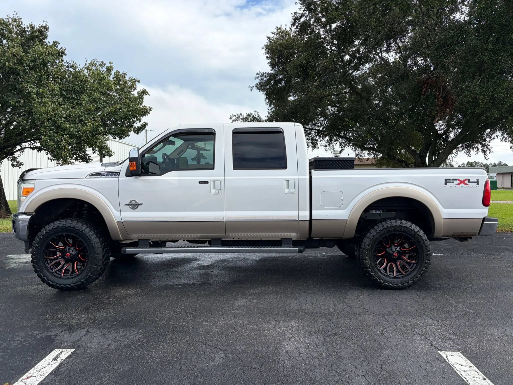 Used 2011 Ford F250 Lariat w/ Lariat Ultimate Pkg AWD/4WD image 4