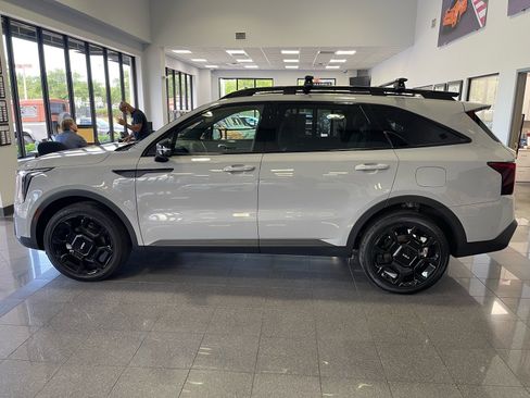 Used 2024 Kia Sorento SX Prestige w/ Sage Leather Package AWD/4WD image 2