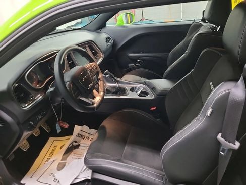 Used 2015 Dodge Challenger SRT Hellcat RWD image 2