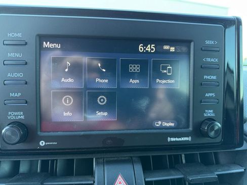 Used 2020 Toyota RAV4 LE AWD/4WD image 10