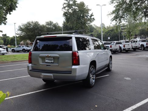 Used 2017 Chevrolet Suburban LT w/ Luxury Package RWD image 57