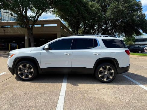 Used 2017 GMC Acadia SLT FWD image 3