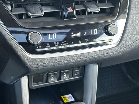 Certified 2023 Toyota Corolla Cross XLE w/ Convenience Package FWD image 19