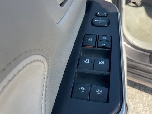 Used 2017 Toyota Camry XLE FWD image 22