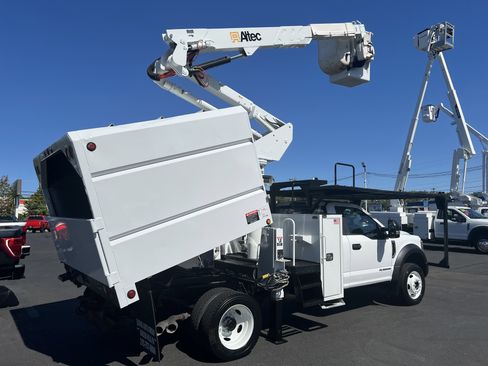 Used 2018 Ford F550 4x4 Regular Cab Super Duty image 2