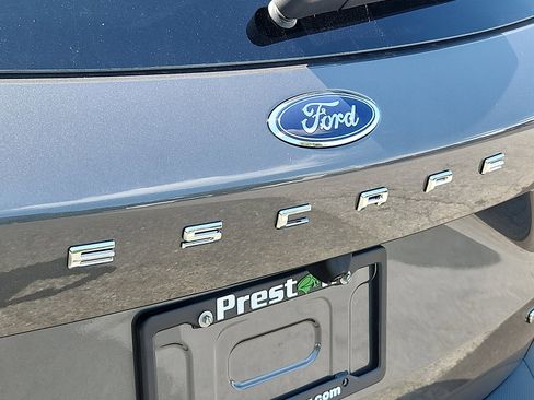 New 2025 Ford Escape SE image 13
