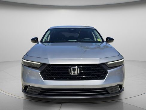 Certified 2025 Honda Accord SE image 4