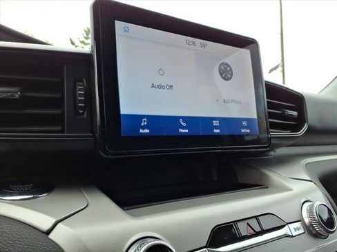 Used 2023 Ford Explorer XLT image 16