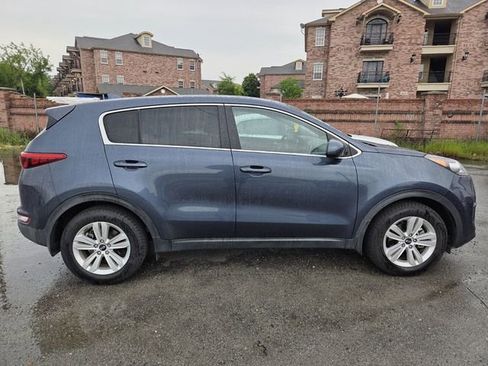 Used 2017 Kia Sportage LX image 3