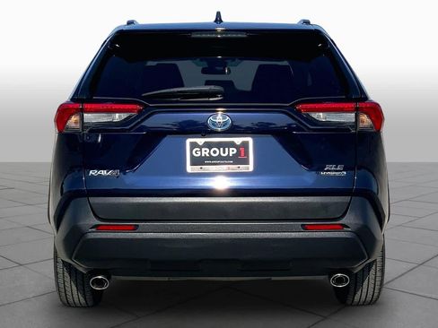 Certified 2021 Toyota RAV4 XLE w/ Convenience Package AWD/4WD image 5