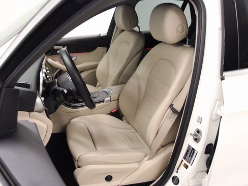 Used 2021 Mercedes-Benz GLC 300 4MATIC image 18