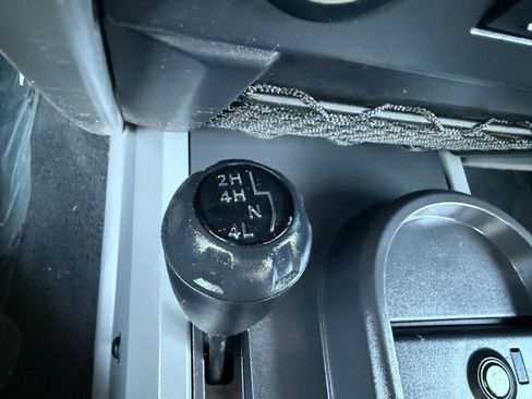 Used 2010 Jeep Wrangler Rubicon w/ PWR Convenience Group image 39