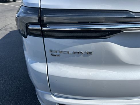 New 2026 Buick Enclave Avenir w/ Super Cruise Package AWD/4WD image 10