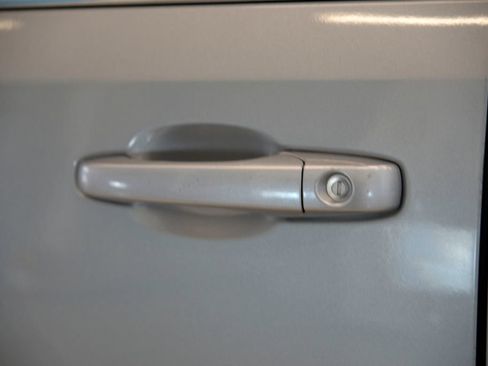 Used 2015 Chrysler Town & Country Touring FWD image 14