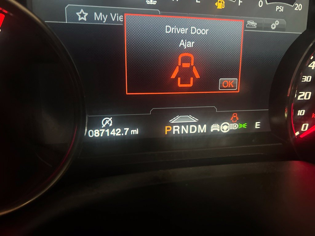 Used 2019 Ford F150 Raptor w/ Equipment Group 802A Luxury AWD/4WD image 3