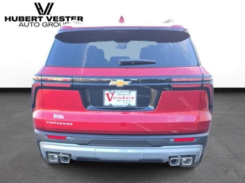 New 2026 Chevrolet Traverse LT w/ Sun and Wheel Package FWD image 7