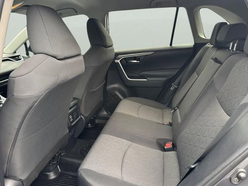 Used 2021 Toyota RAV4 XLE image 5