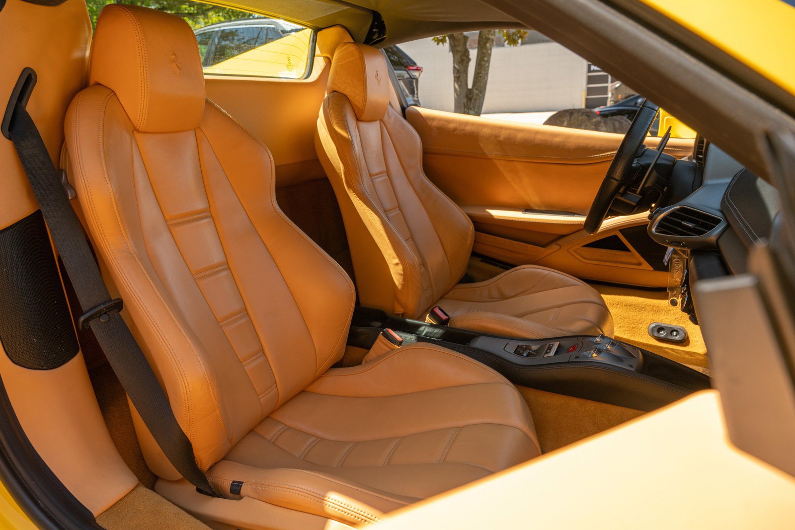Used 2014 Ferrari 458 Spider RWD image 49