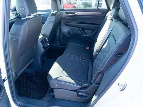 New 2026 Volkswagen Atlas Cross Sport SE image 28