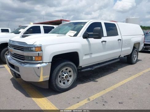 Used 2017 Chevrolet Silverado 3500 W/T AWD/4WD image 2