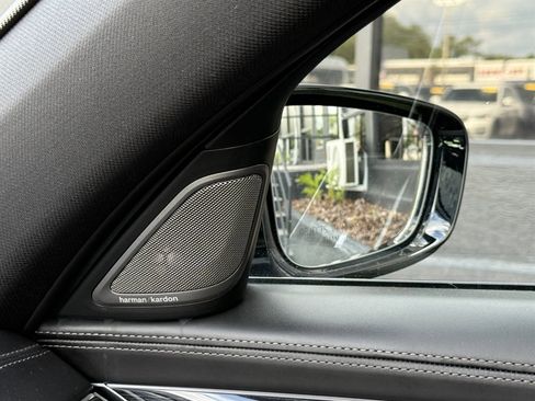 Used 2019 BMW 750i w/ Executive Package RWD image 37