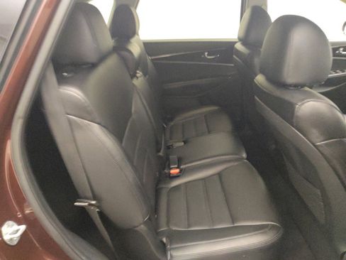Used 2020 Kia Sorento S FWD image 19