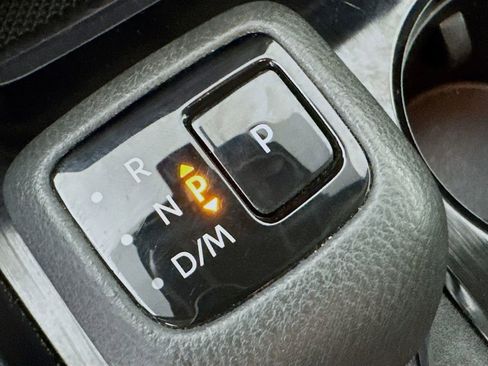 Used 2024 Nissan Rogue SV FWD image 20