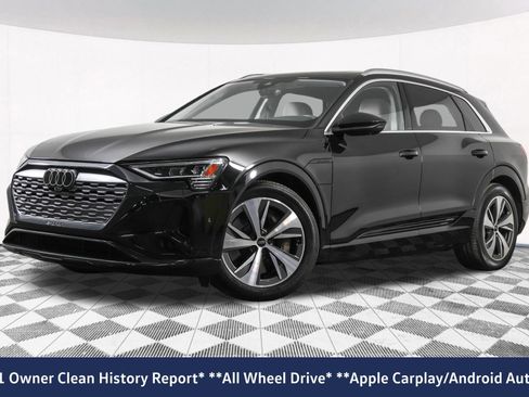 Used 2024 Audi Q8 e-tron Premium Plus w/ Premium Plus Package image 2