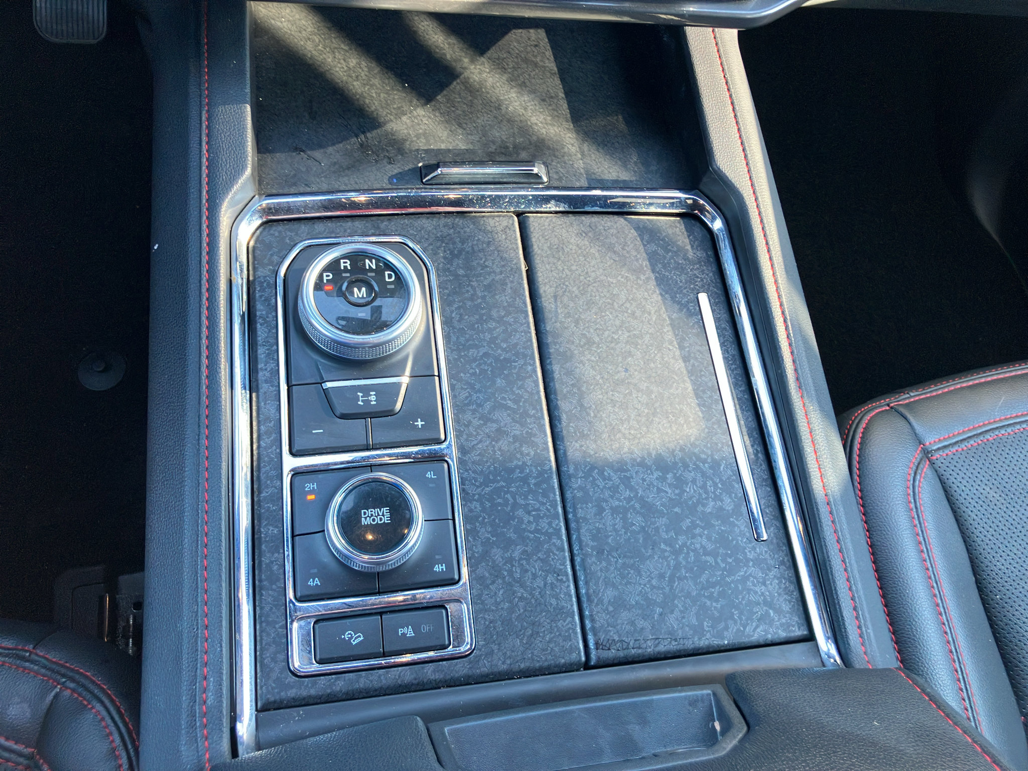 Used 2023 Ford Expedition Limited AWD/4WD image 21