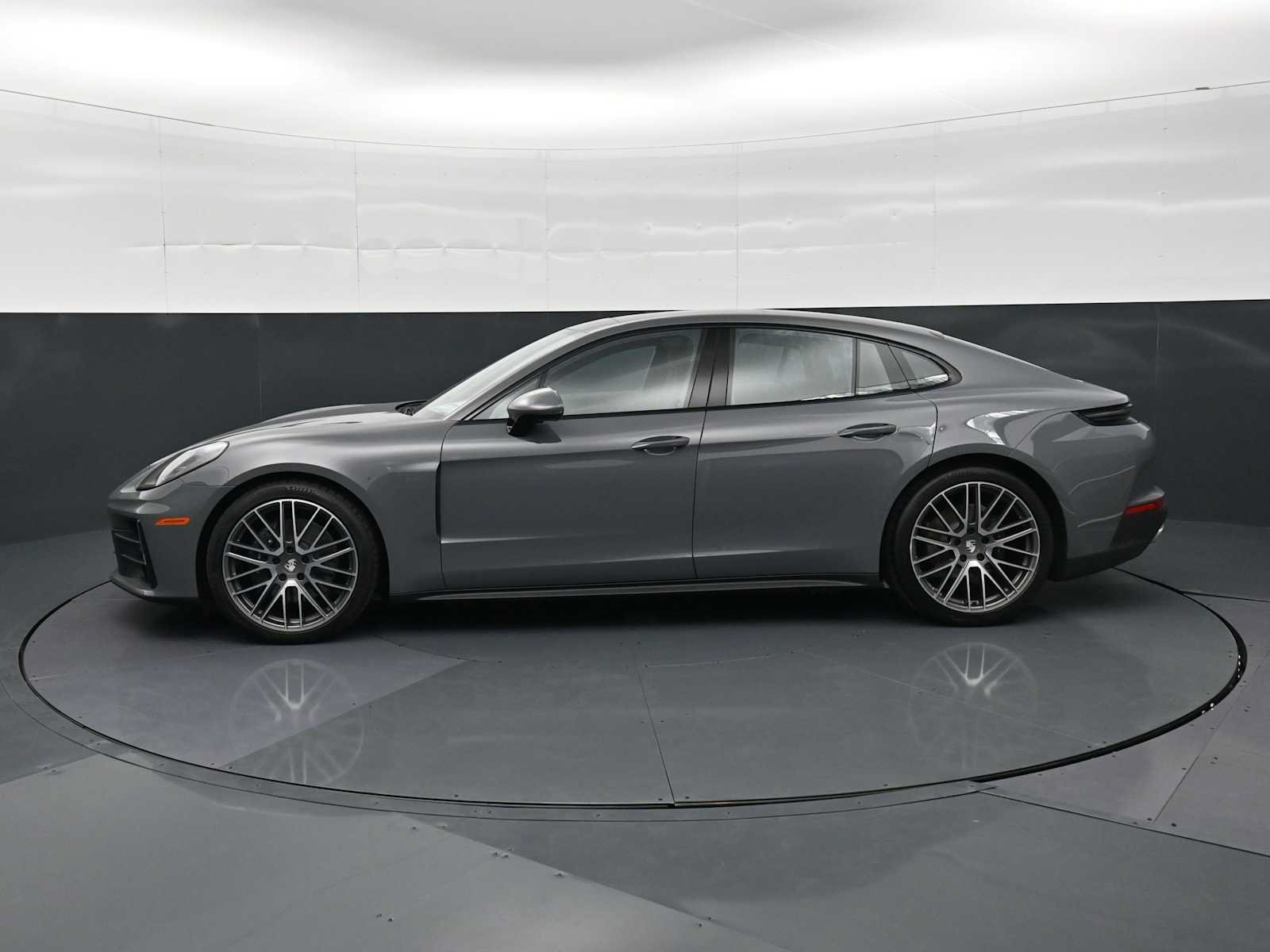 New 2026 Porsche Panamera RWD image 2