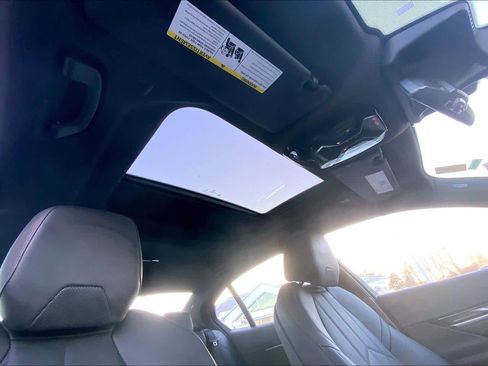 Used 2025 BMW 540i xDrive w/ Premium Package image 14