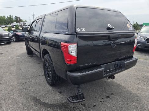 Used 2019 Nissan Titan SV w/ SV Convenience Package AWD/4WD image 9