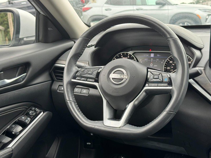 Used 2023 Nissan Altima 2.5 SV w/ SV Premium Package FWD image 12