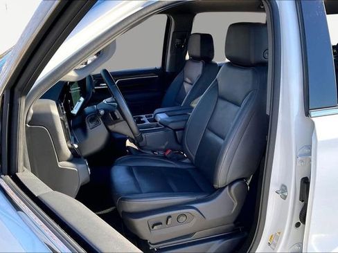 Used 2025 GMC Sierra 1500 SLT image 15