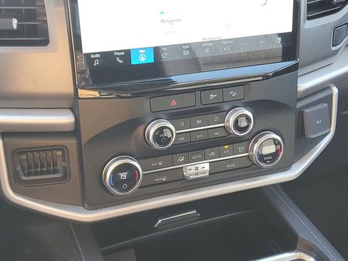 Used 2022 Ford Expedition Max XLT image 22